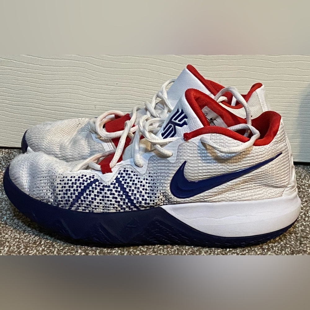 Nike Men's Size 9.5 Kyrie Flytrap USA Basketball White Royal Red Blue AA7071 146